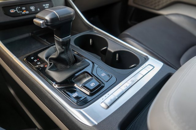 Used 2025 Kia Carnival EX image 42