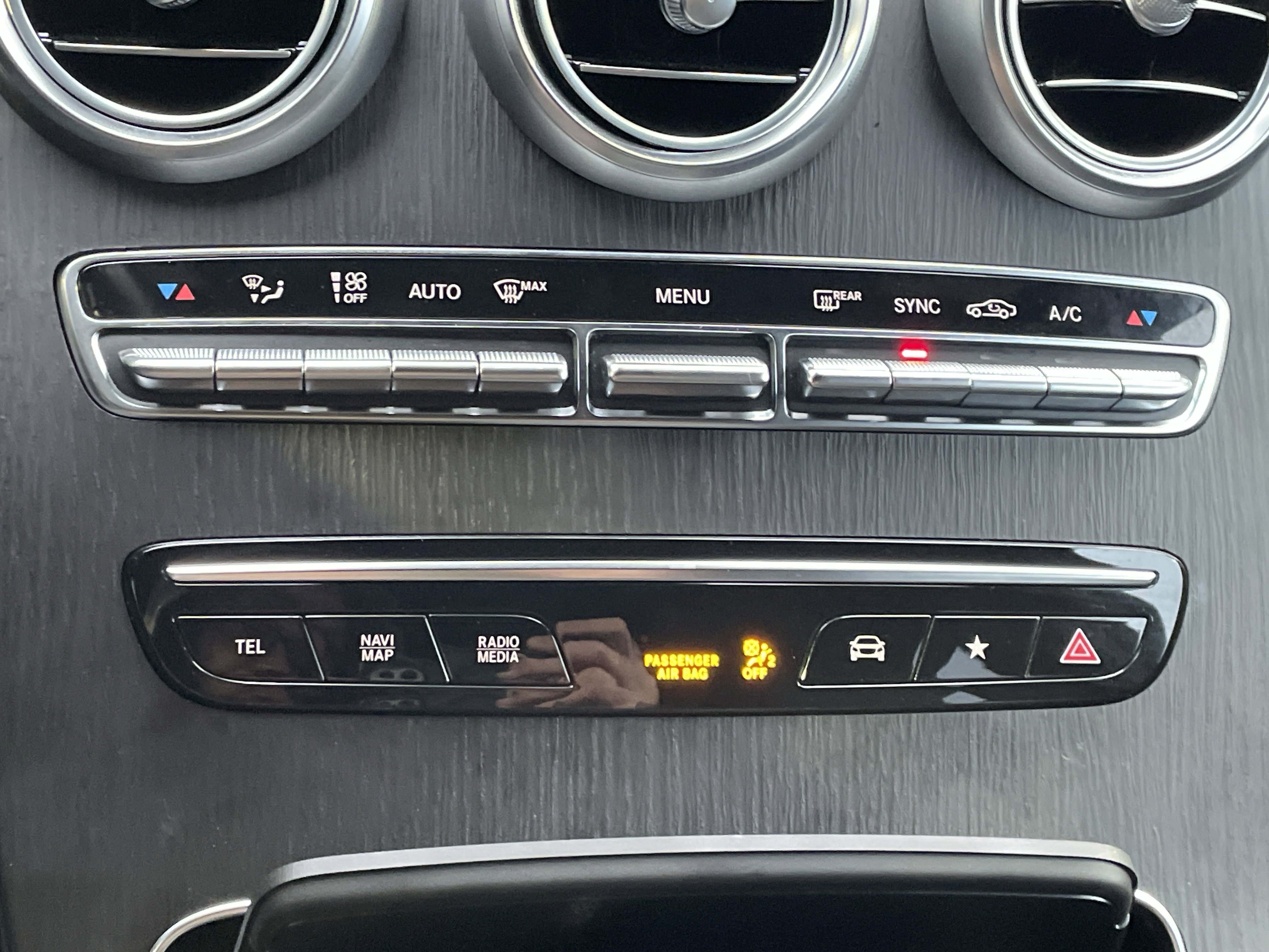 Certified 2022 Mercedes-Benz GLC 300 4MATIC w/ Driver Assistance Package image 33