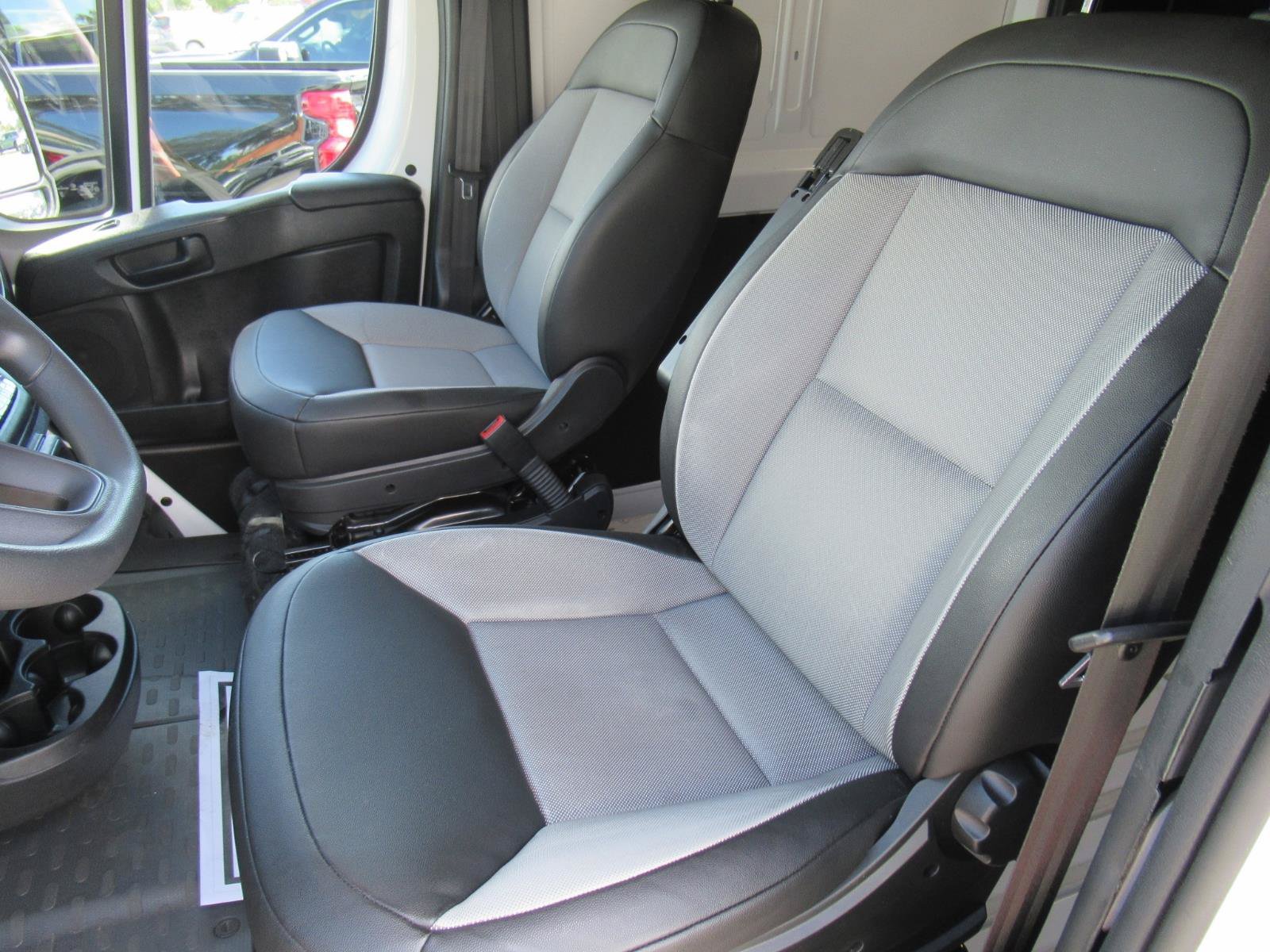 Used 2026 RAM ProMaster 2500 w/ Convenience Group FWD image 28