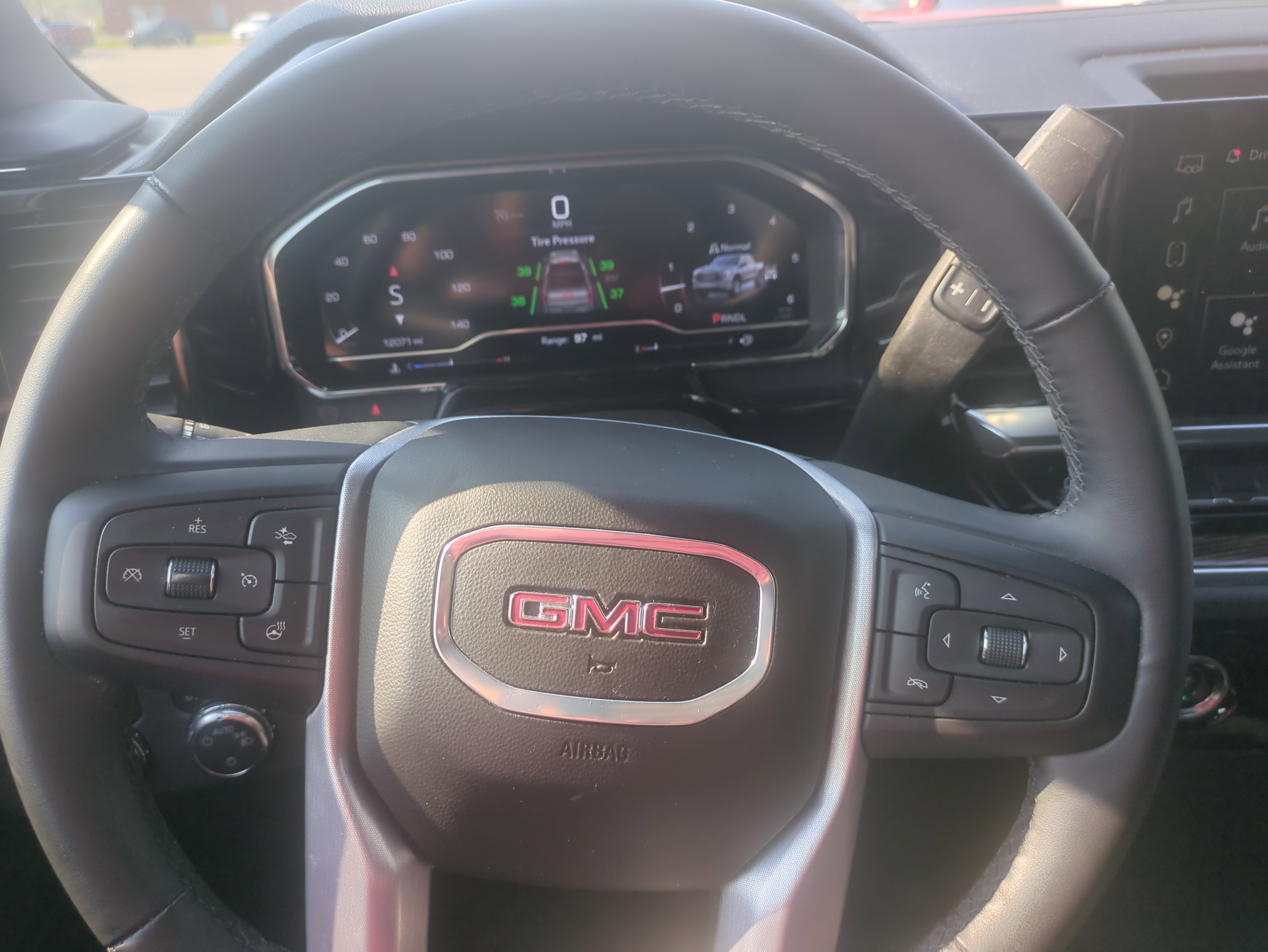 Used 2024 GMC Sierra 1500 SLE image 12