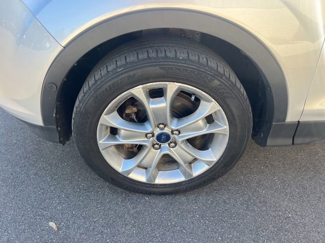Used 2016 Ford Escape Titanium w/ Equipment Group 301A AWD/4WD image 9