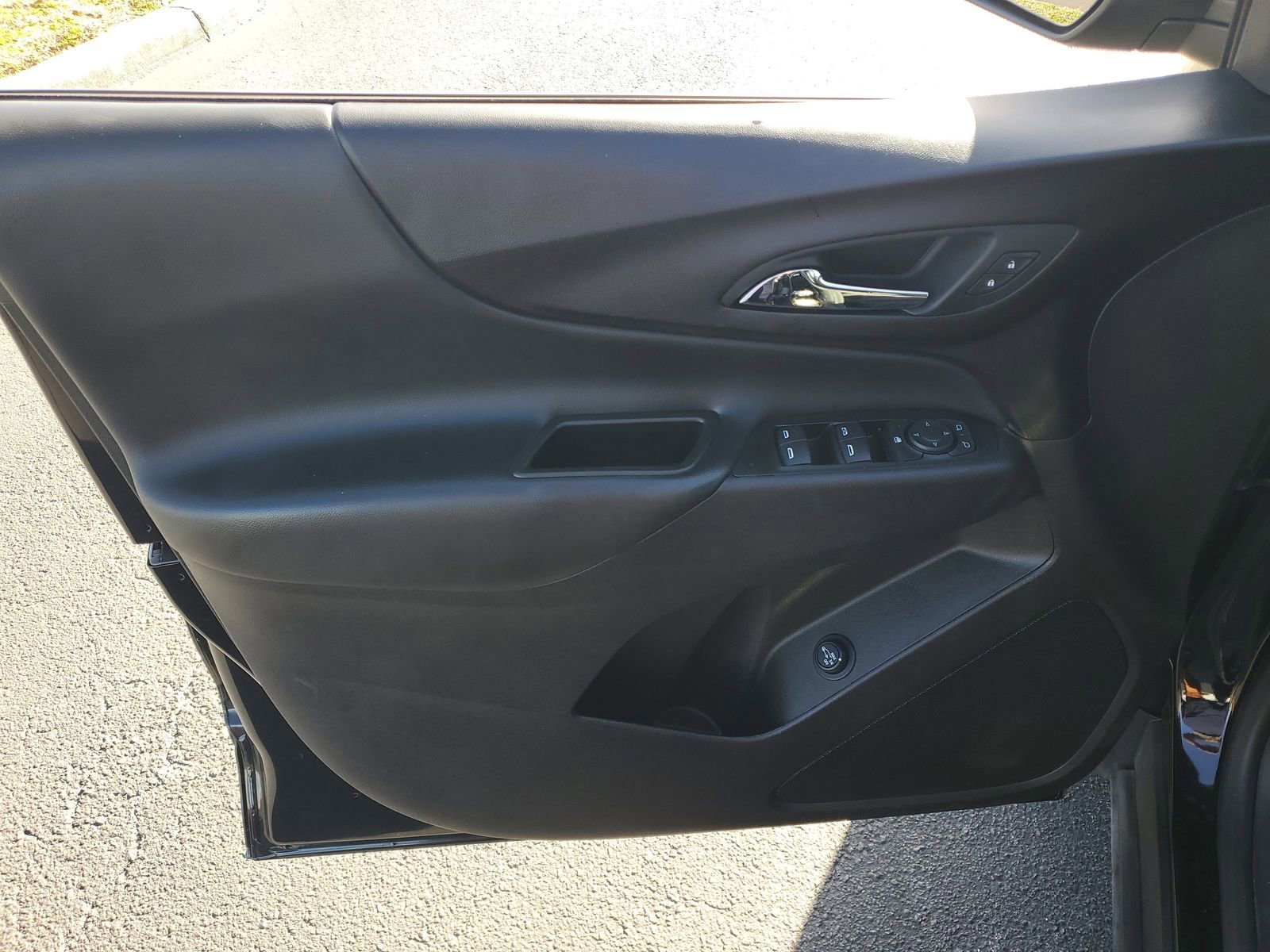 Used 2024 Chevrolet Equinox LT FWD image 15