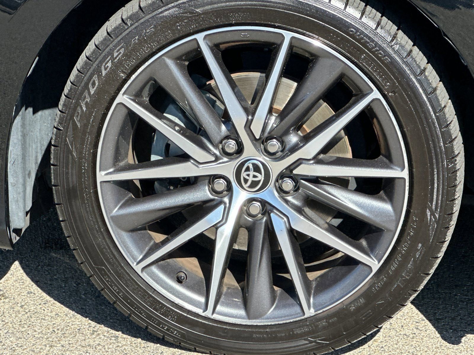 Used 2021 Toyota Camry XLE w/ Navigation Package FWD image 34