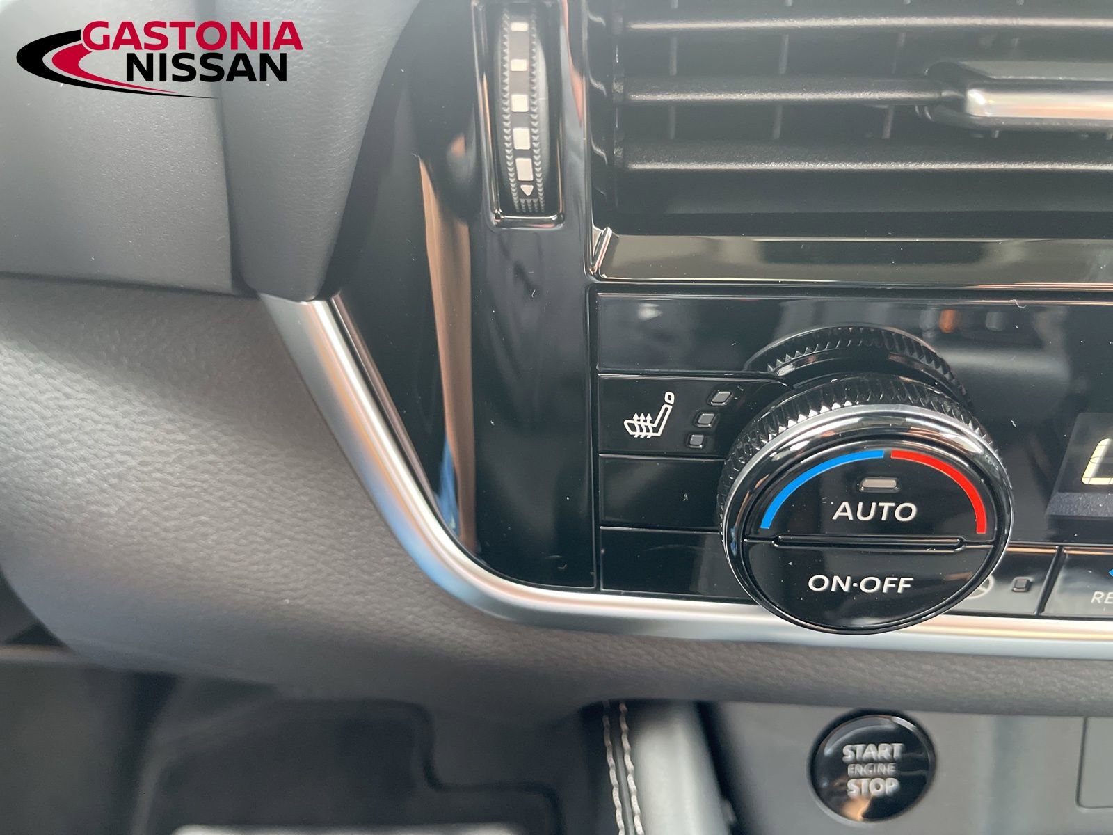 Used 2026 Nissan Rogue Platinum w/ Platinum Premium Package image 36