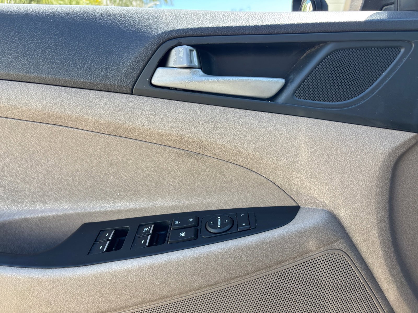 Used 2021 Hyundai Tucson Limited image 16