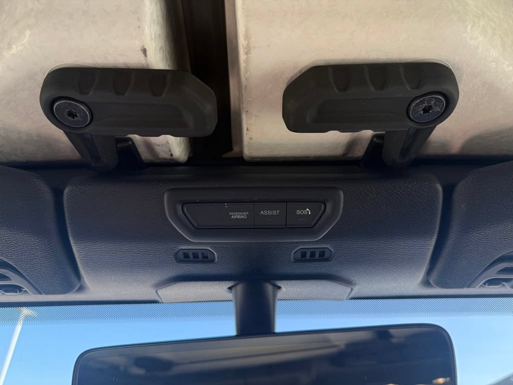 Used 2019 Jeep Wrangler Unlimited Sahara AWD/4WD image 16