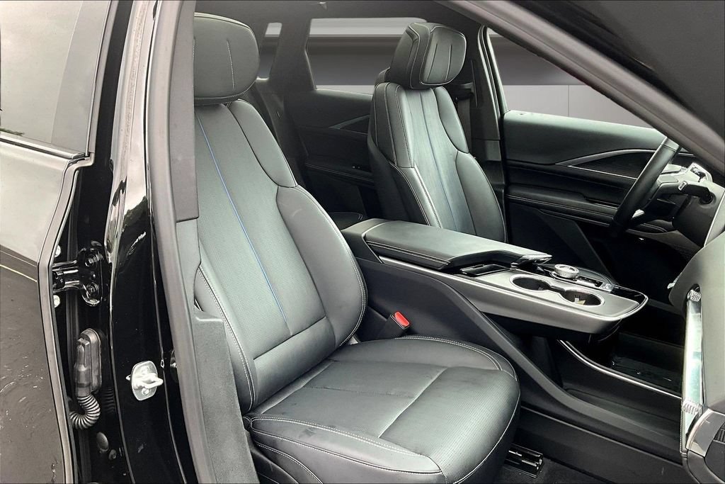 Certified 2025 Cadillac Lyriq Luxury w/ LPO, Floor Liner Package AWD/4WD image 27