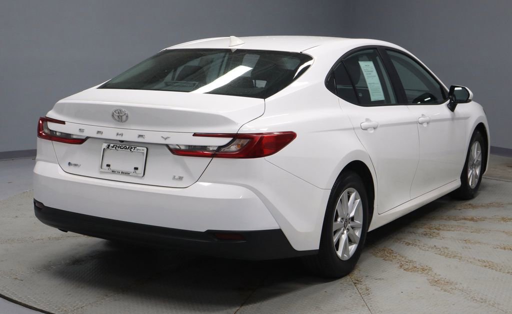 Used 2025 Toyota Camry LE FWD image 11