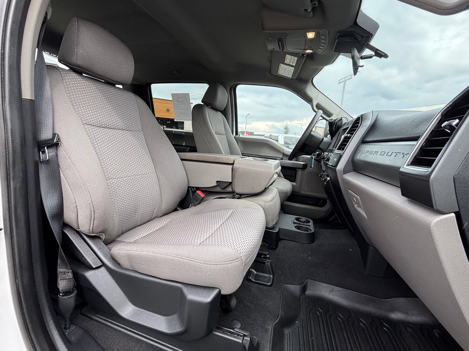Used 2021 Ford F350 XLT w/ XLT Premium Package AWD/4WD image 24