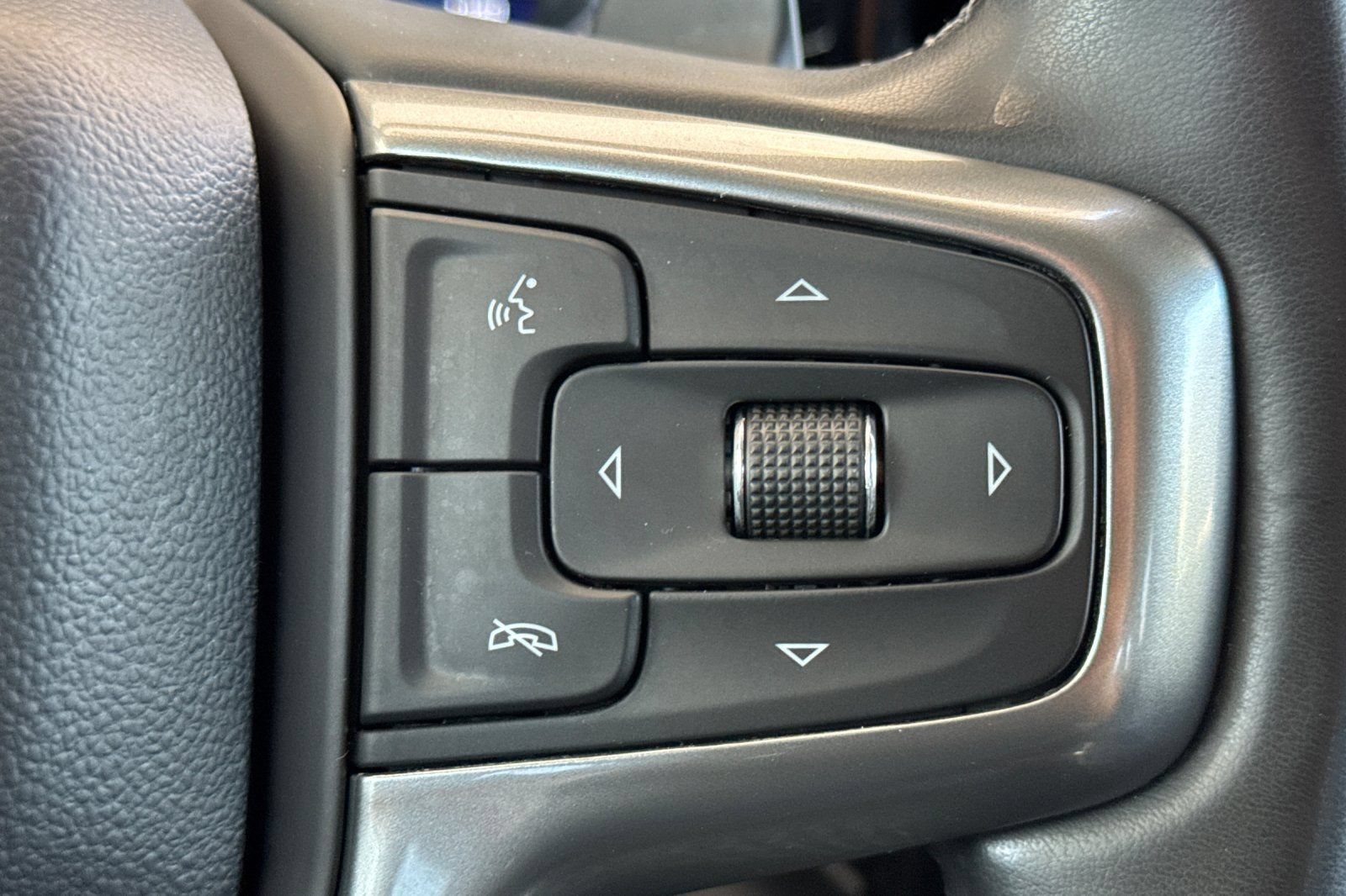 Used 2023 Chevrolet Silverado 1500 RST AWD/4WD image 28