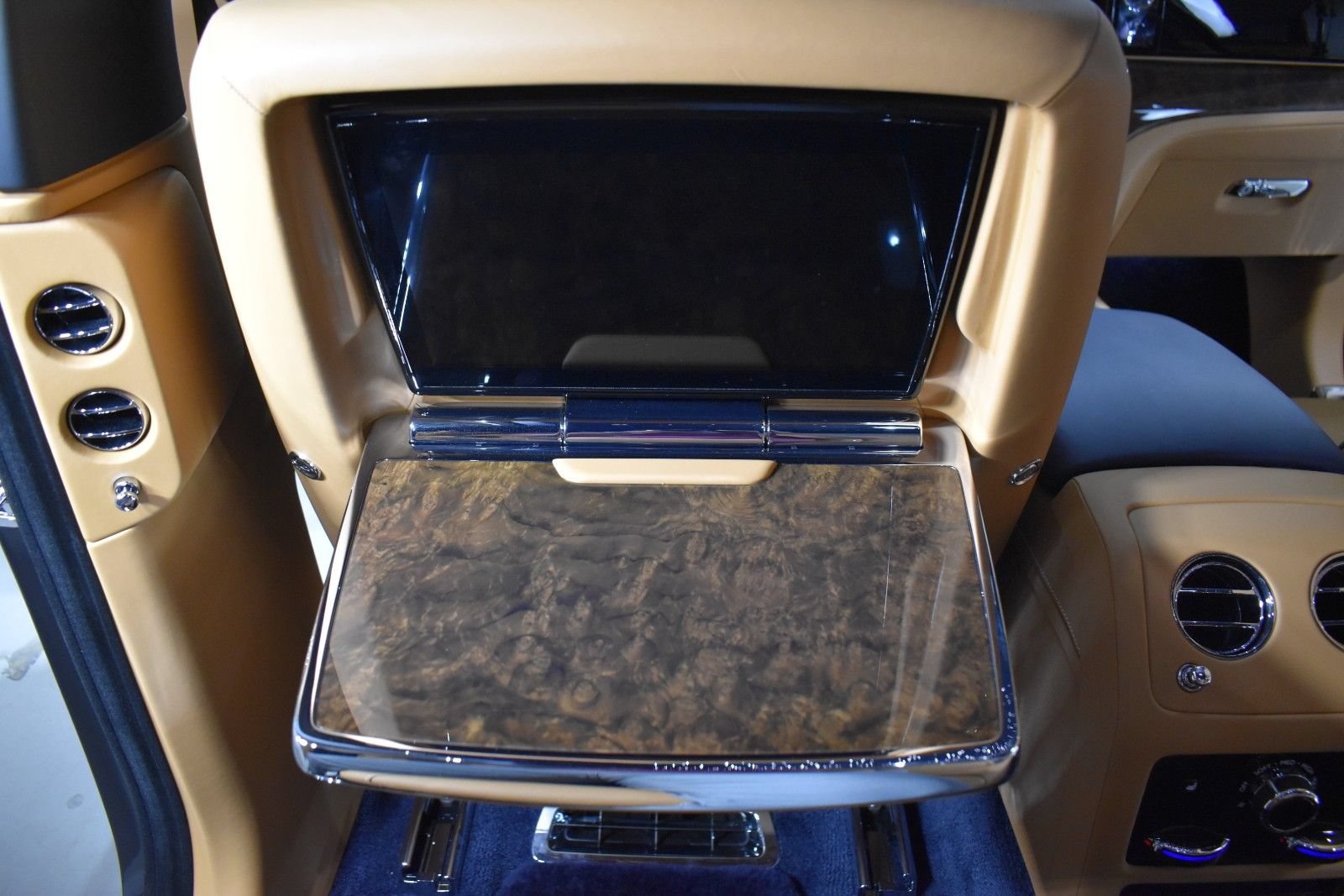 Certified 2025 Rolls-Royce Ghost AWD/4WD image 28