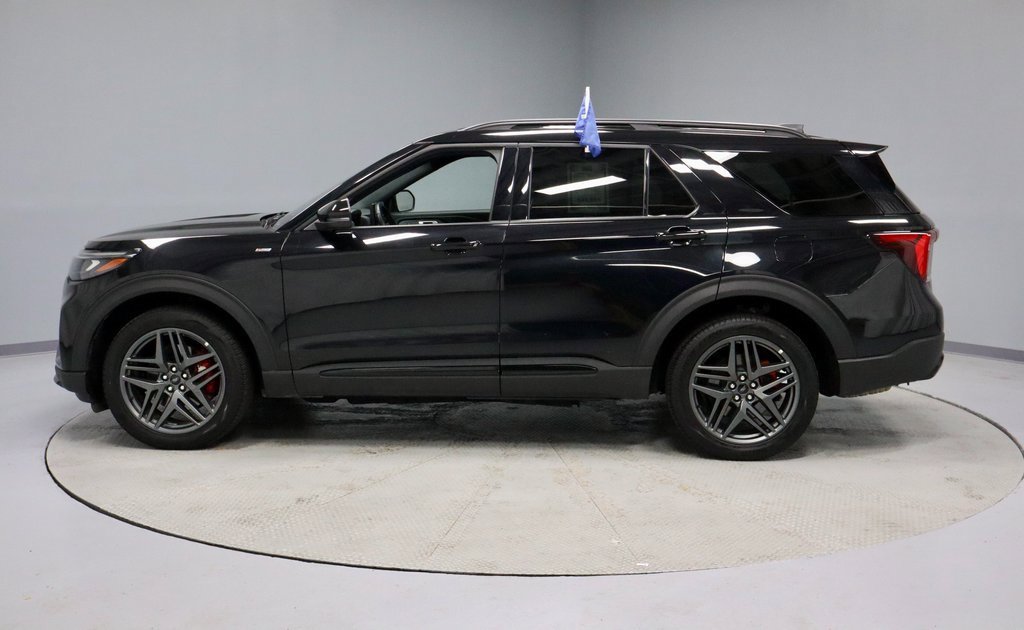 Certified 2025 Ford Explorer ST-Line w/ ST-Line Street Pack image 8