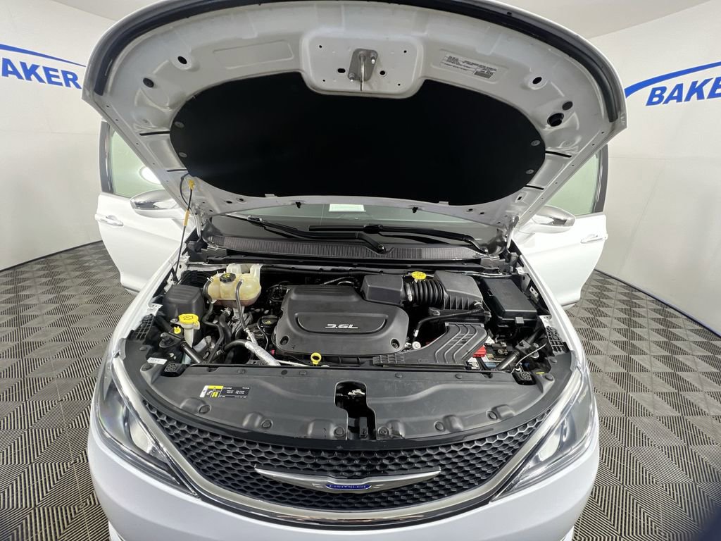 Used 2019 Chrysler Pacifica Limited FWD image 31