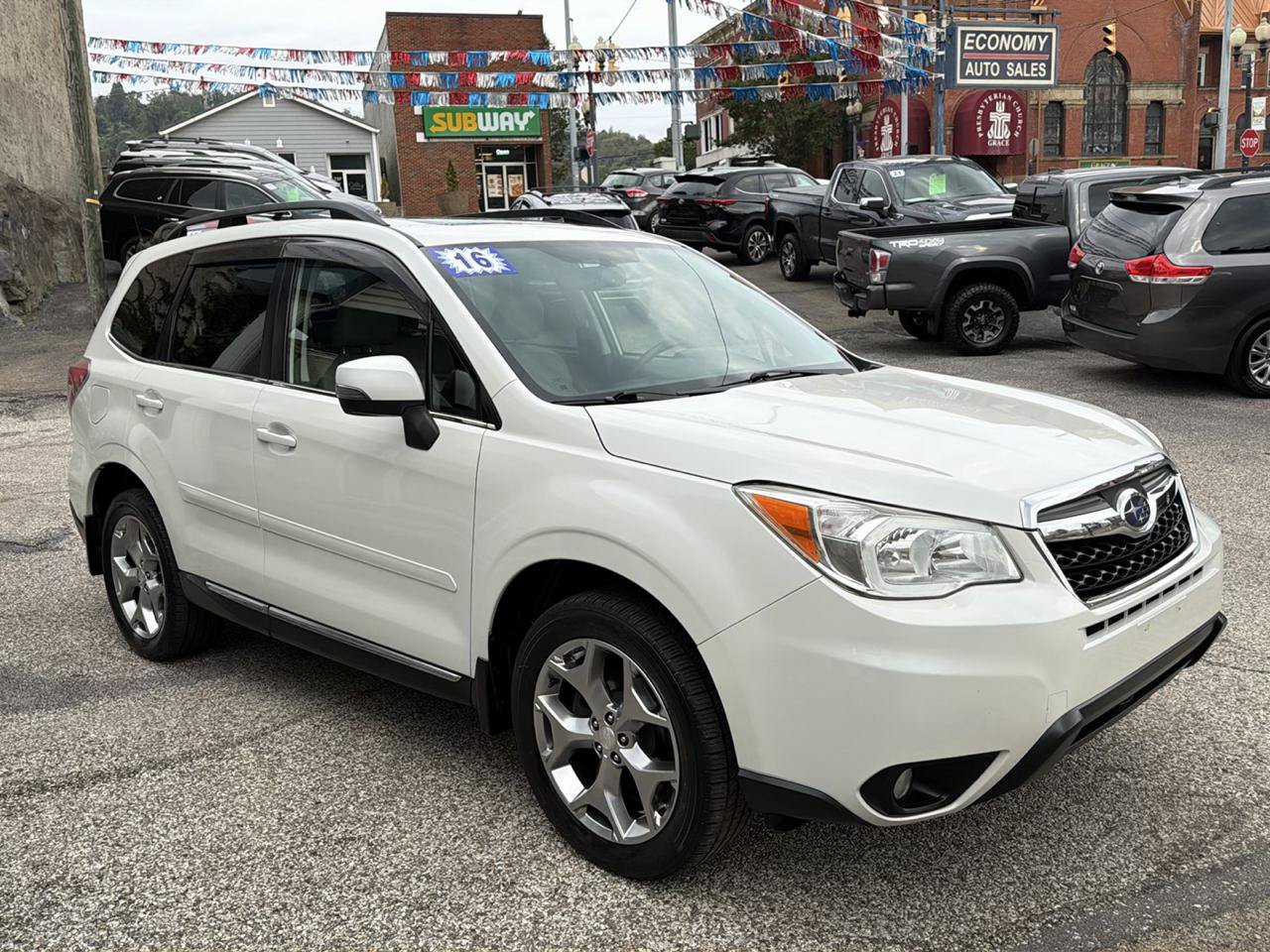 Used 2016 Subaru Forester 2.5i Touring AWD/4WD image 3