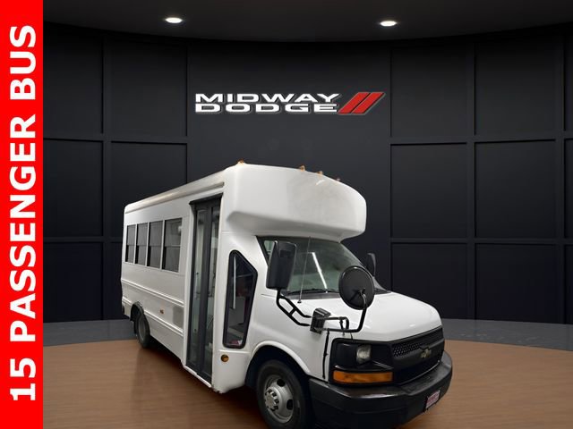 Used 2009 Chevrolet Express 3500 w/ School Bus Package RWD image 1