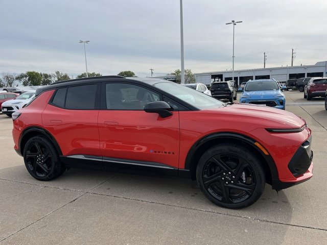 New 2026 Chevrolet Equinox EV RS image 2