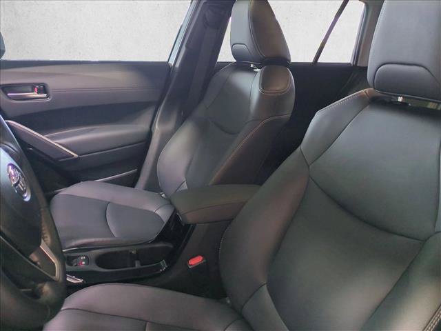 Used 2025 Toyota Corolla Cross XLE w/ Convenience Package FWD image 18