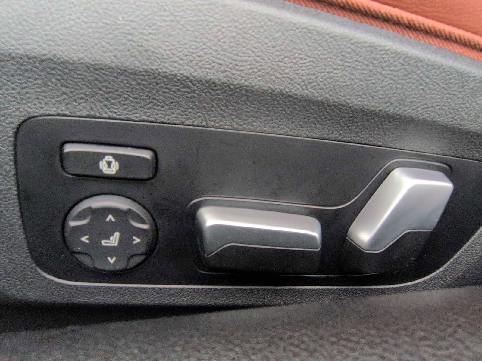 Used 2023 BMW M4 Coupe w/ M Driver's Package image 22