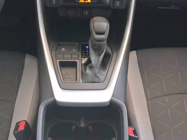 Used 2025 Toyota RAV4 XLE w/ Convenience Package FWD image 6
