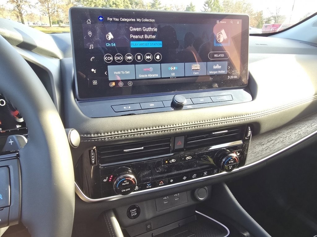 New 2026 Nissan Rogue Platinum image 17