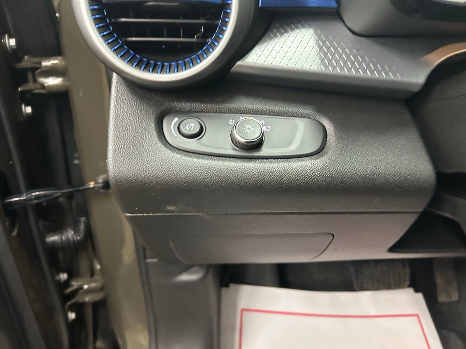 Used 2024 Chevrolet Trax LS w/ LS Convenience Package image 14