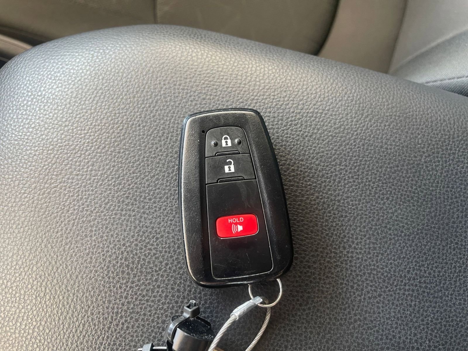 Used 2025 Toyota RAV4 XLE image 22
