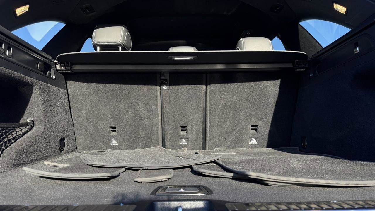 Used 2021 Mercedes-Benz GLC 43 AMG 4MATIC image 11