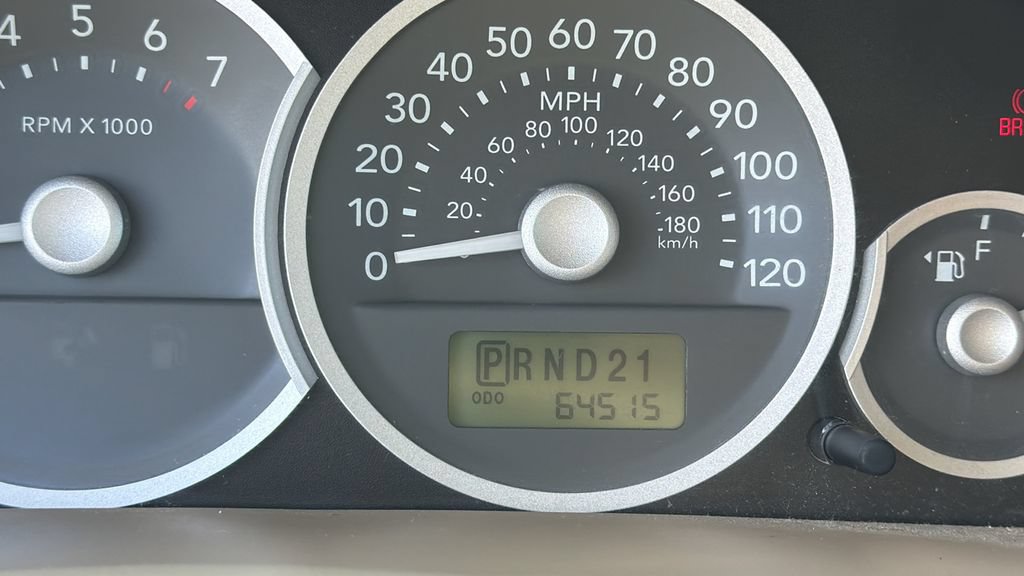 Used 2005 Mercury Mariner Luxury FWD image 19