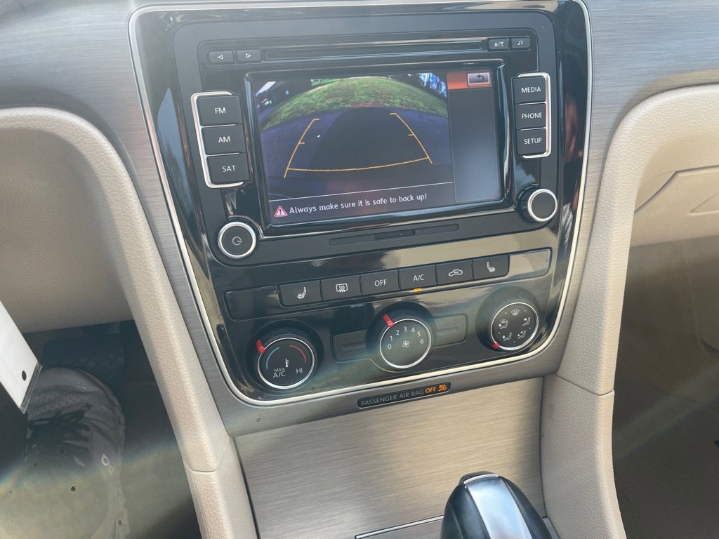 Used 2014 Volkswagen Passat 1.8T SE image 16