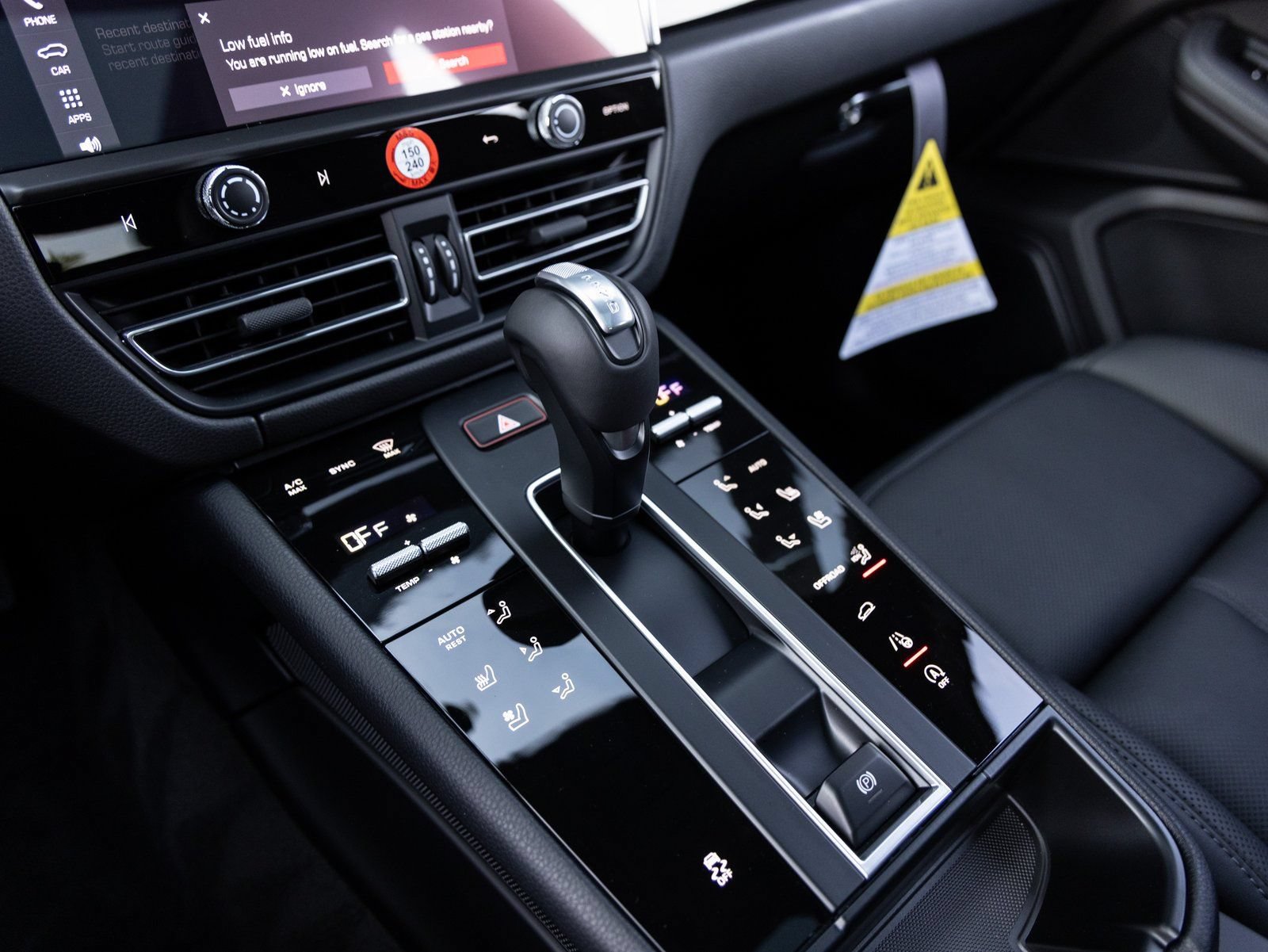 New 2026 Porsche Macan AWD/4WD image 18