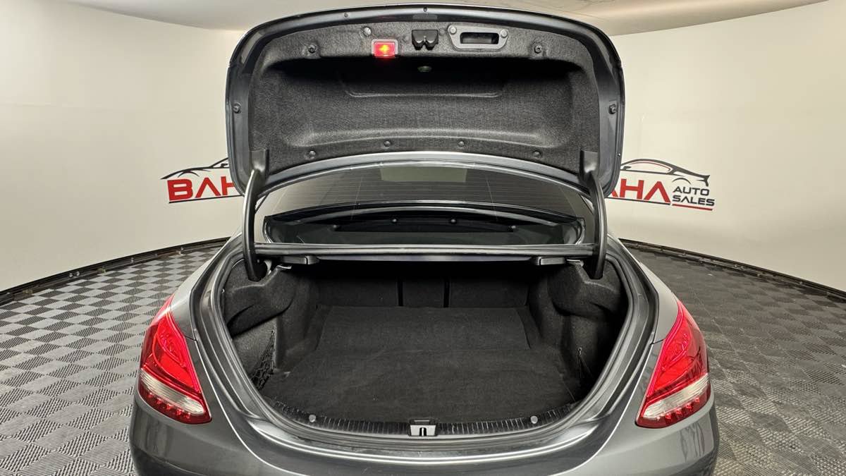 Used 2018 Mercedes-Benz C 300 Sedan w/ Premium Package image 34