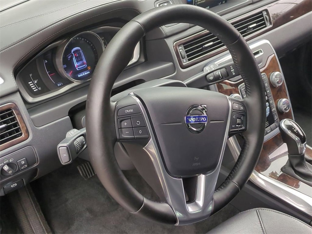 Used 2016 Volvo XC70 T5 Premier w/ Proximity Package image 14