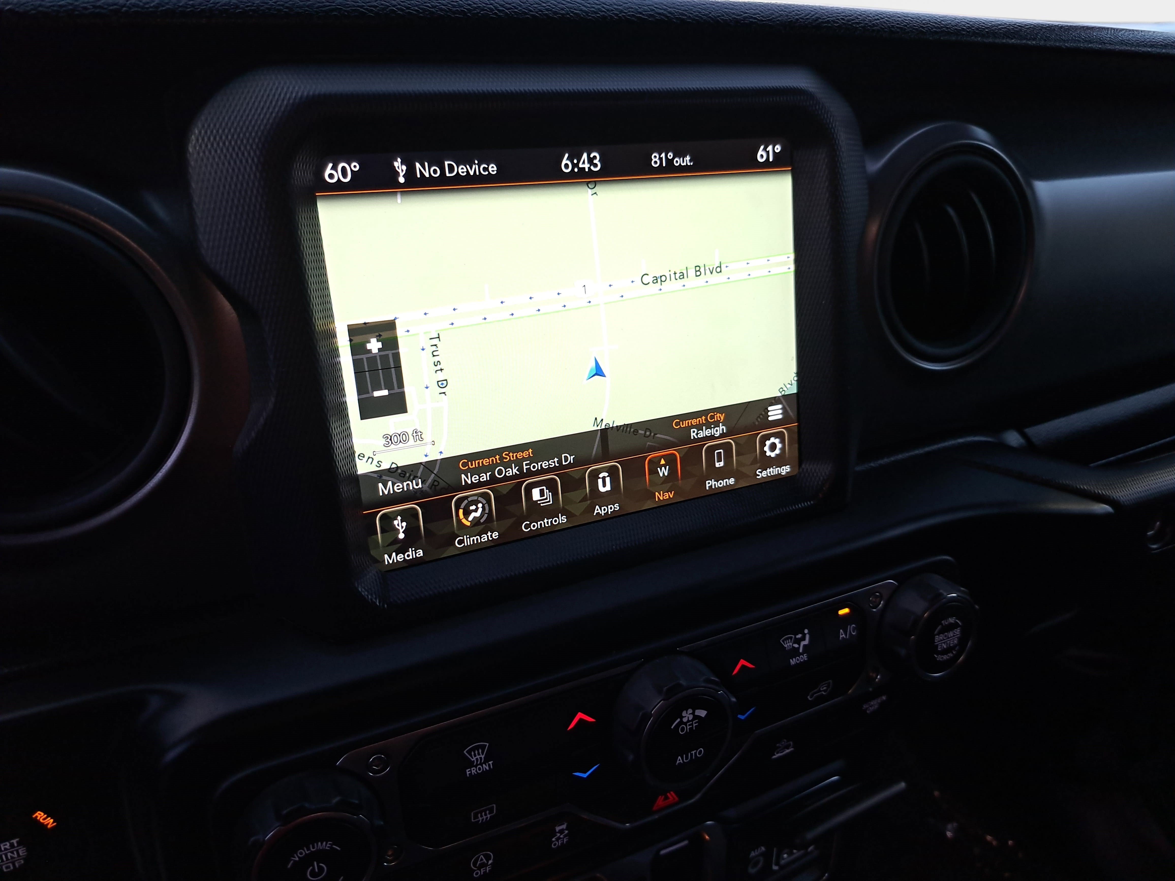 Used 2023 Jeep Gladiator Sport AWD/4WD image 21