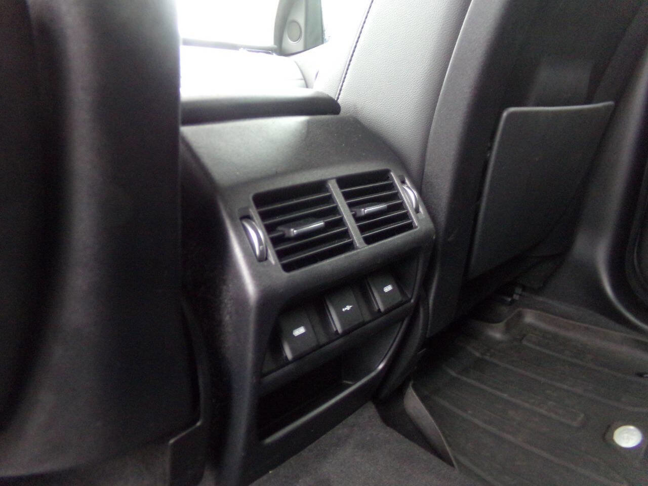 Used 2020 Land Rover Discovery Sport S image 30