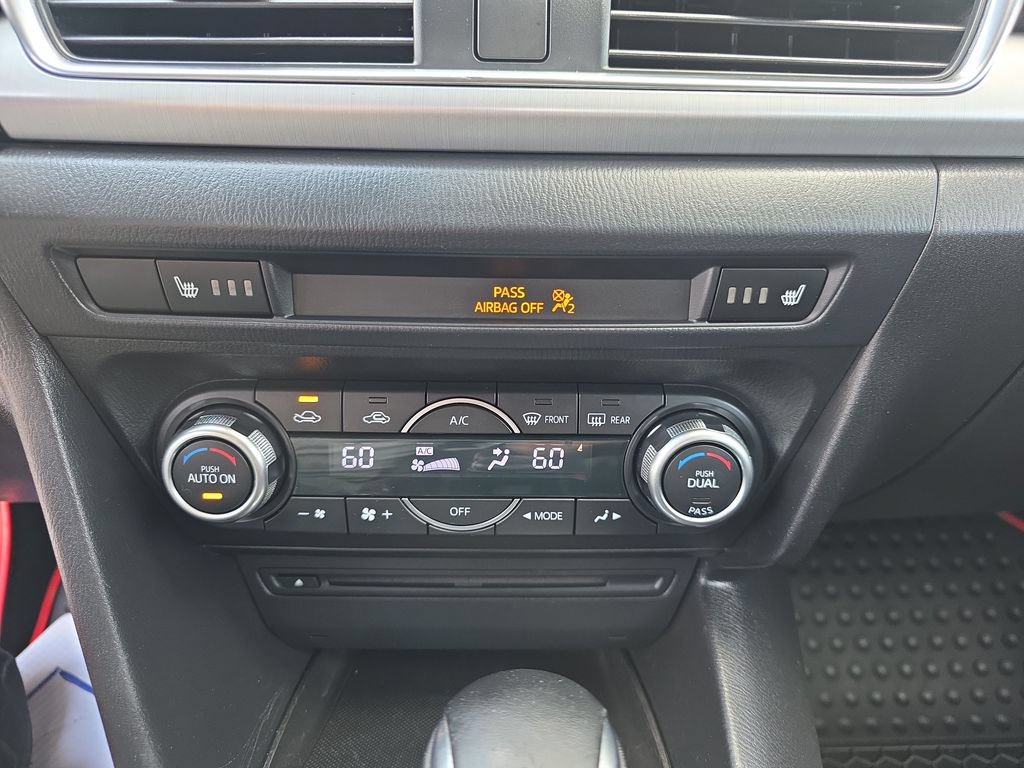 Used 2015 MAZDA MAZDA3 s Grand Touring w/ Technology Package FWD image 23