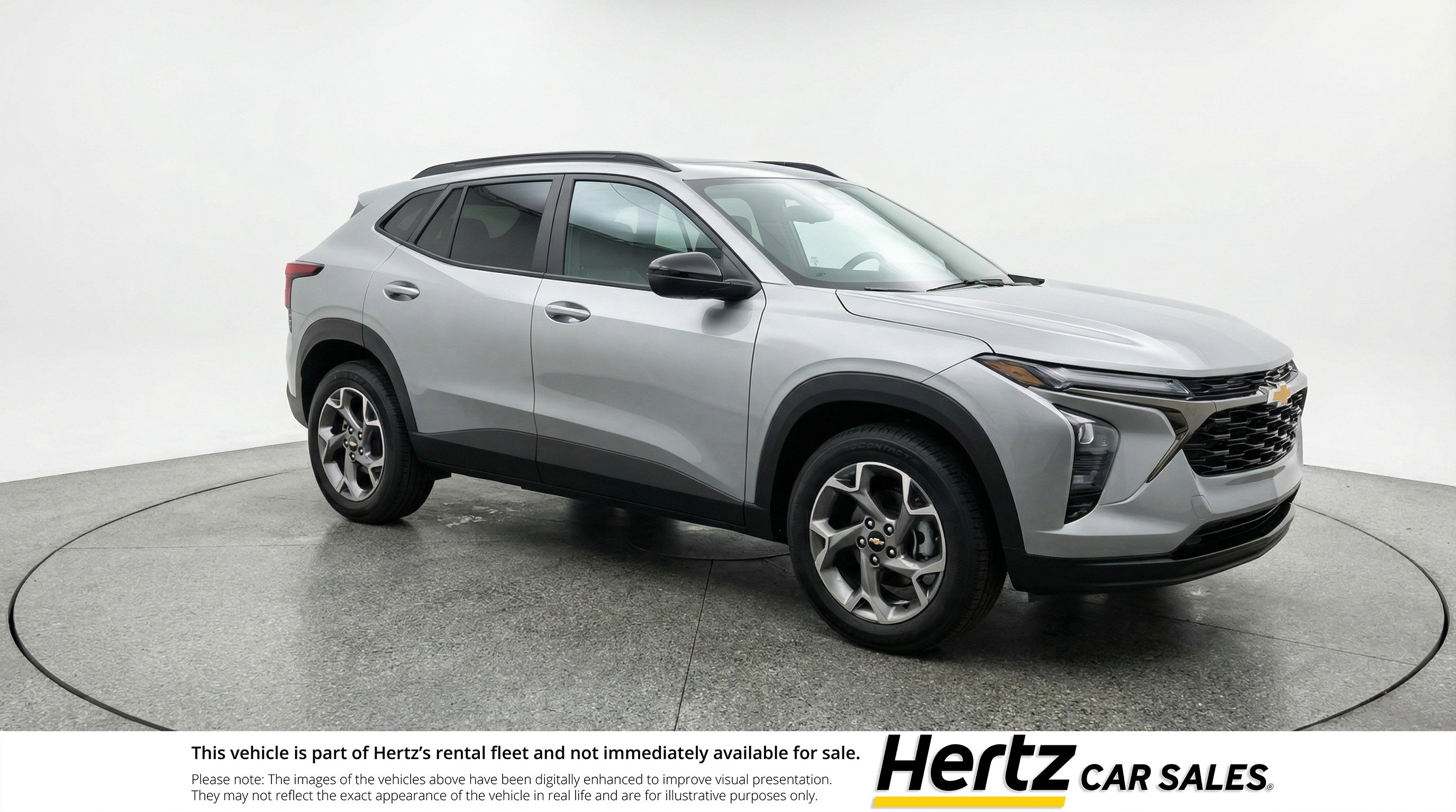Used 2025 Chevrolet Trax LT FWD image 1