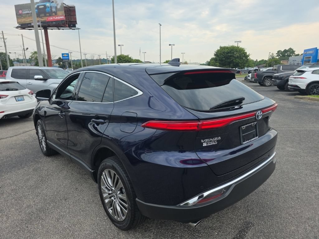 Used 2023 Toyota Venza Limited AWD/4WD image 7