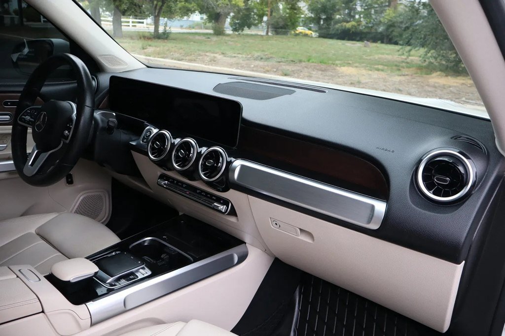 Used 2020 Mercedes-Benz GLB 250 4MATIC image 9
