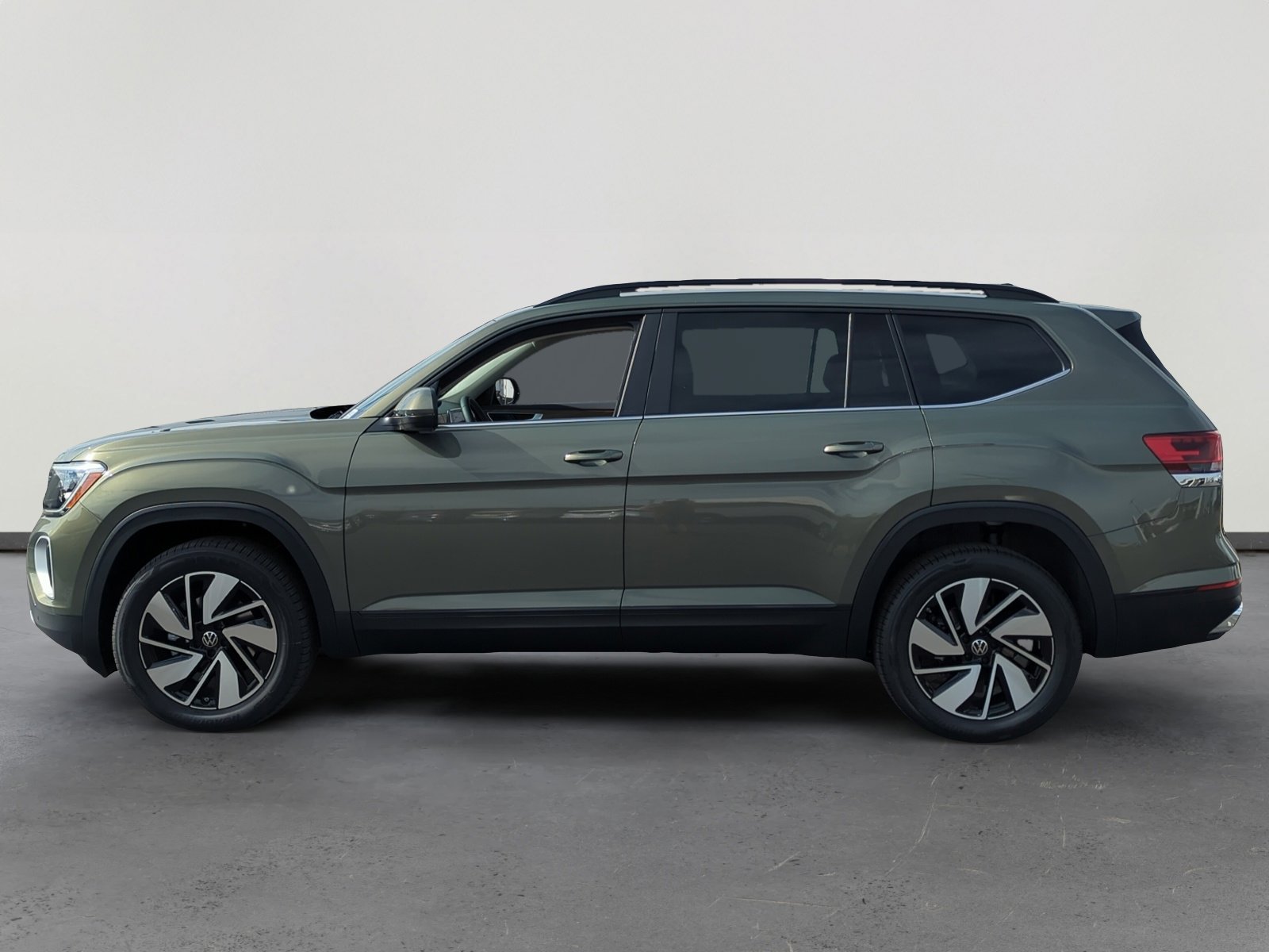 New 2026 Volkswagen Atlas SE FWD image 2