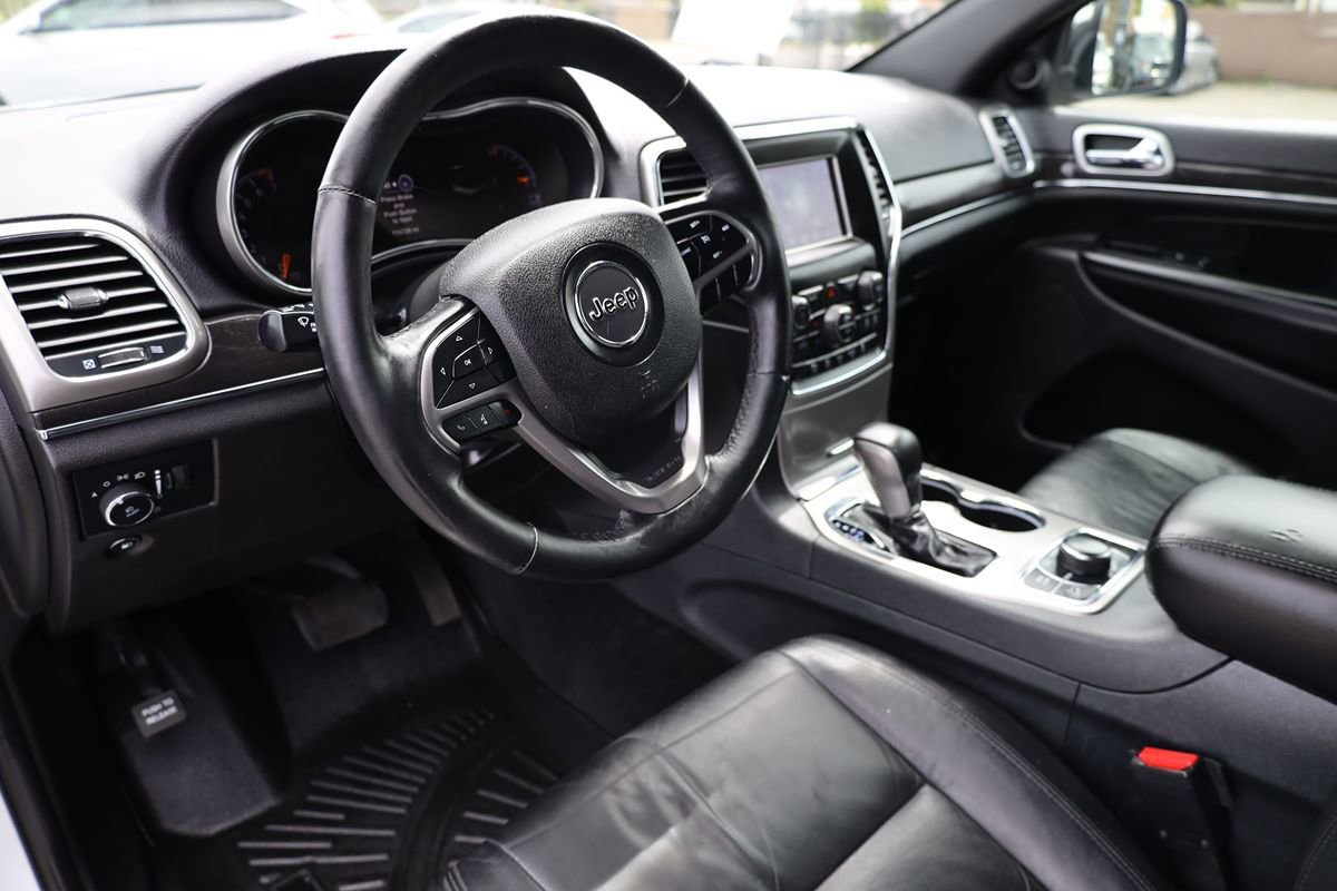 Used 2018 Jeep Grand Cherokee Limited AWD/4WD image 21