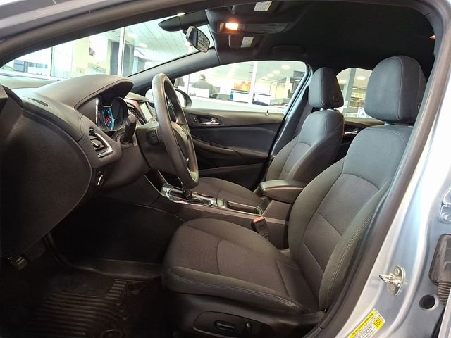 Used 2017 Chevrolet Cruze LT w/ Convenience Package FWD image 13