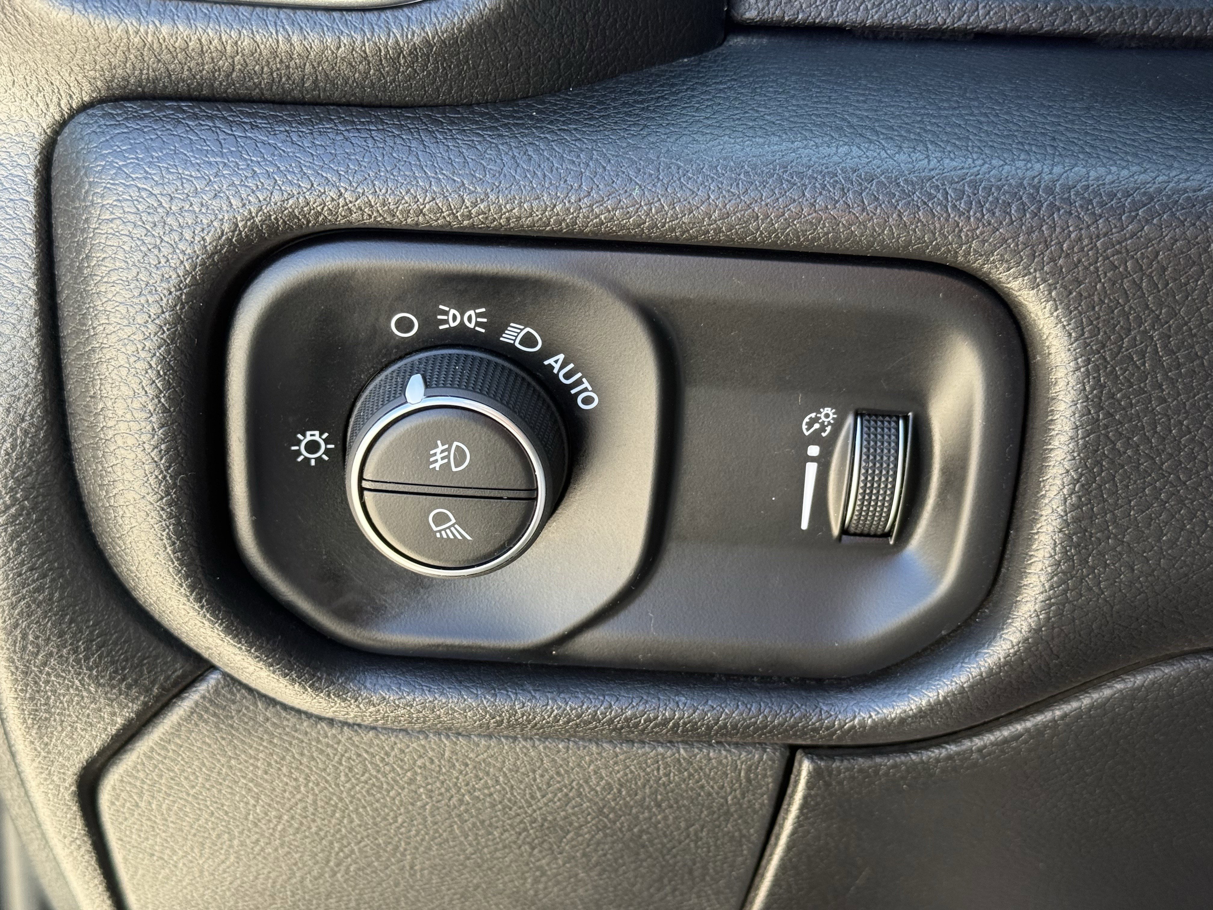 Used 2022 RAM 2500 Big Horn w/ Cold Weather Group image 25