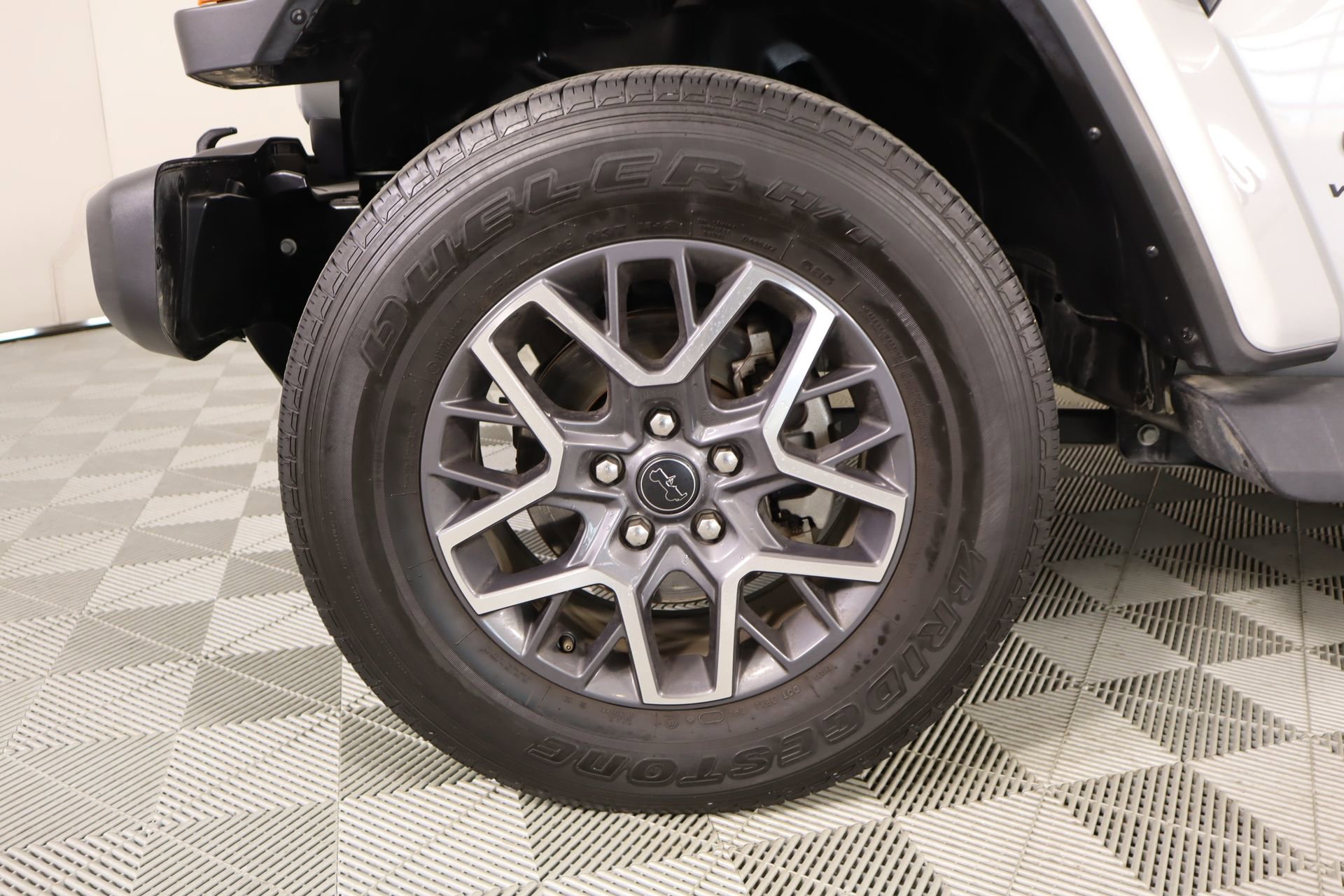 Used 2024 Jeep Wrangler Sahara AWD/4WD image 17