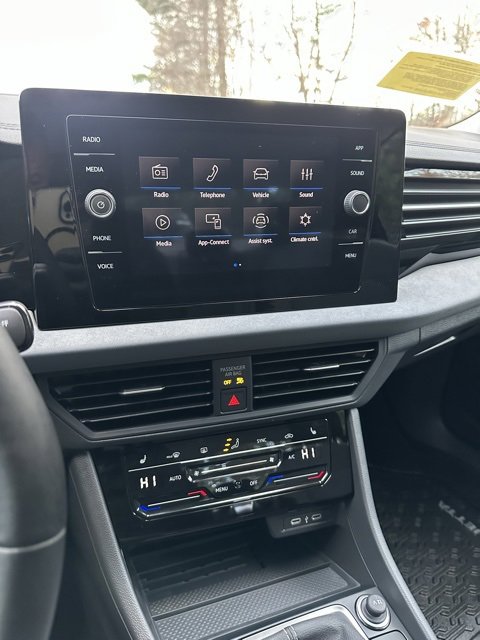 Used 2025 Volkswagen Jetta SE image 13