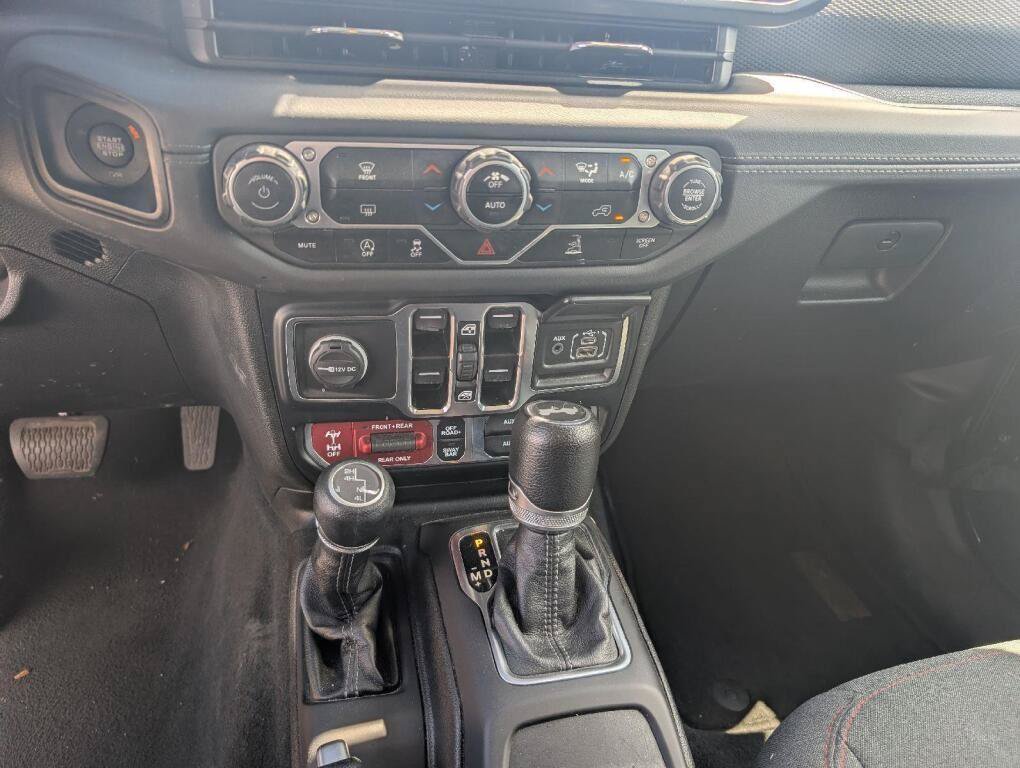 Used 2024 Jeep Wrangler Unlimited Rubicon AWD/4WD image 15