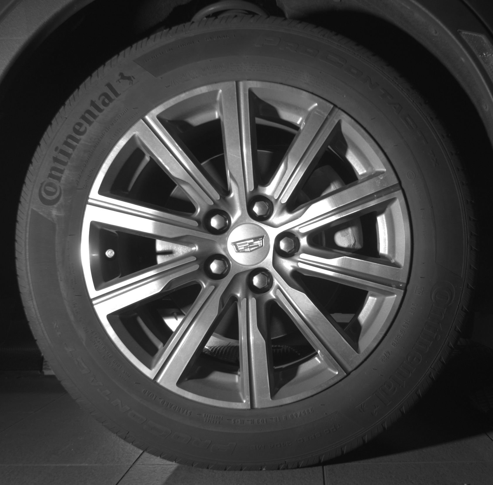 Used 2023 Cadillac XT4 Sport w/ Enhanced Visibility Package FWD image 9