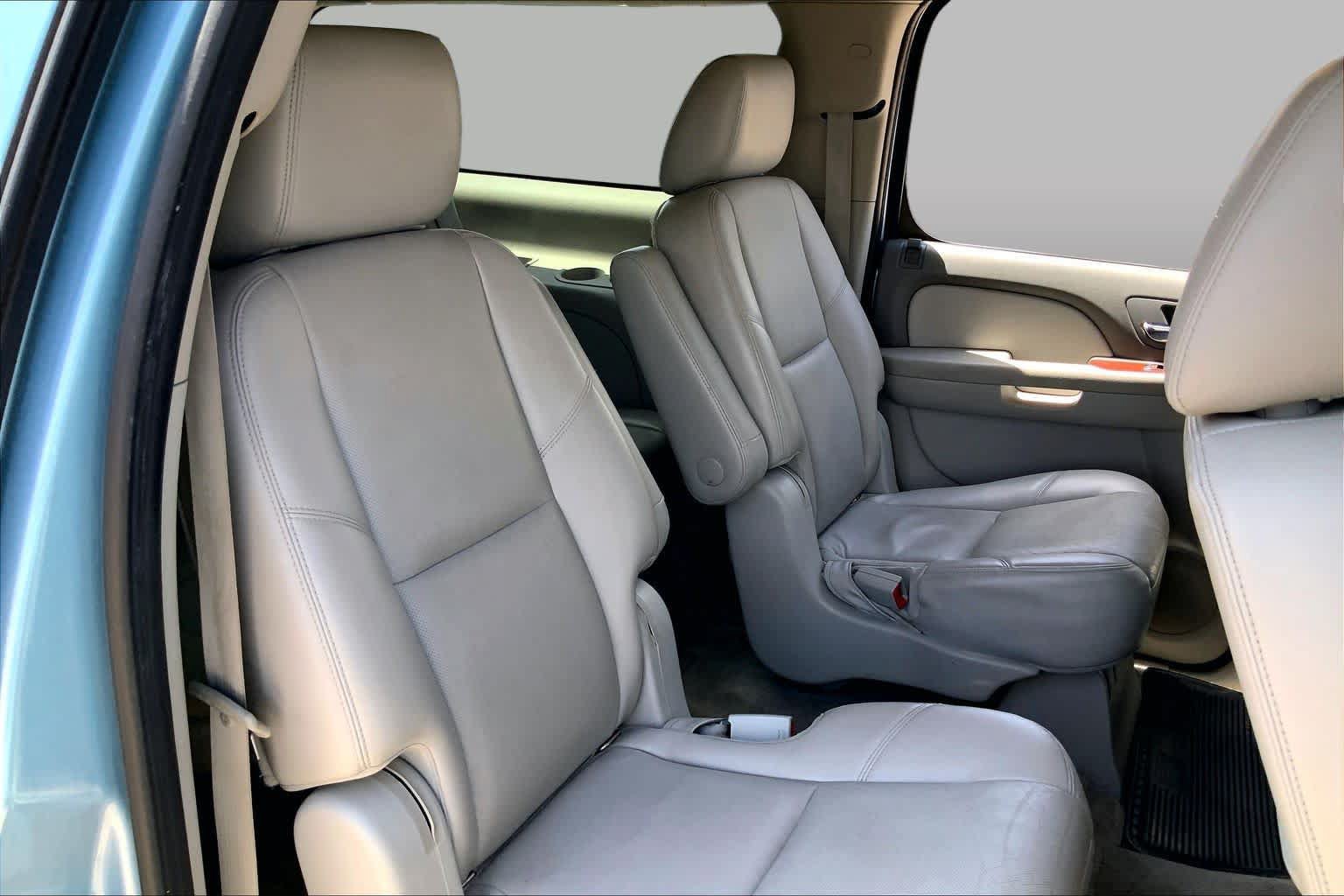 Used 2011 Chevrolet Suburban LTZ AWD/4WD image 19