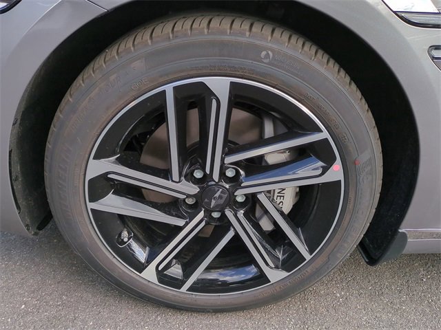 Used 2025 Genesis G80 2.5T Advanced image 10