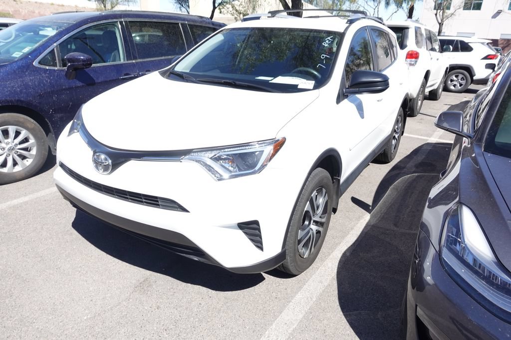 Used 2016 Toyota RAV4 LE FWD image 1