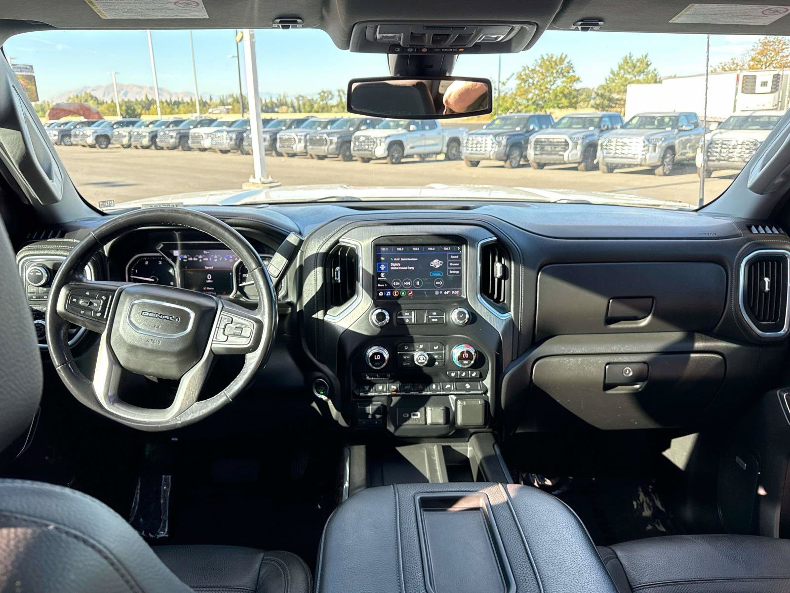 Used 2022 GMC Sierra 3500 Denali AWD/4WD image 15